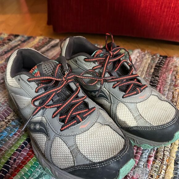 Saucony Women’s Sneakers in Gray and Green with Orange Laces Size 9 - Picture 1 of 15
